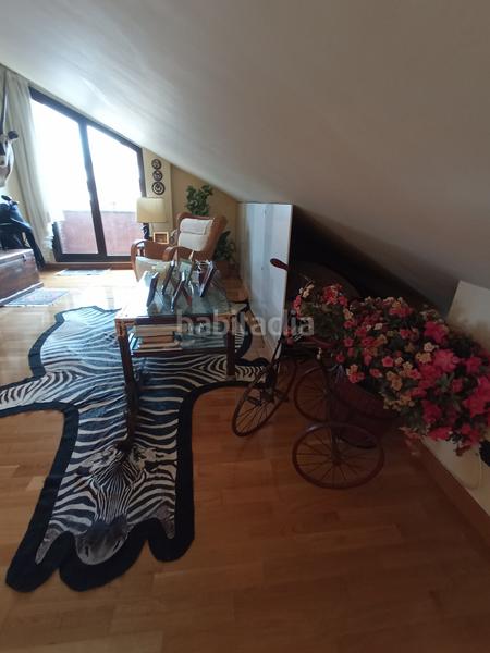 Foto a79cf54e-1053-48f3-8ac5-124d0c4b0e93. Casa aparellada amb calefacció aparcament piscina a Logroño