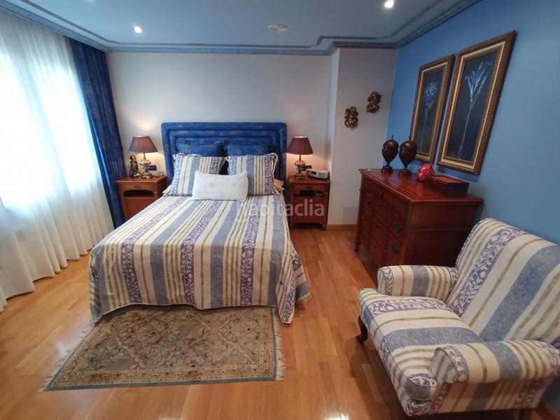 Foto bc3d7c68-7203-49f6-923d-8e52924dd349. Casa aparellada amb calefacció aparcament piscina a Logroño