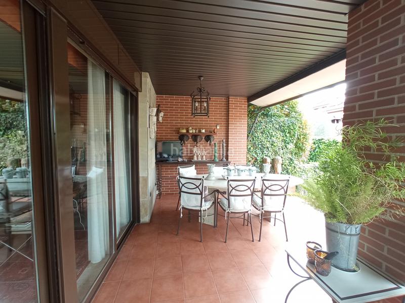 Foto bf588b5a-add2-4832-bf29-89b46a6ee78a. Casa aparellada amb calefacció aparcament piscina a Logroño