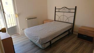 Appartement à Casco Antiguo. Ocasion y novedad junto a madre de dios y avda viana 3 habitacio