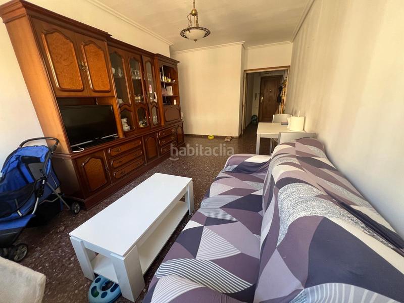 Foto 7bd8a404-63c8-4600-8a67-d1e75931845d. Piso chile 4 habitaciones ascensor calefaccion exterior en Logroño