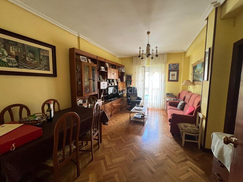 Foto e4393d4b-4bc1-4be1-a1e7-e1b457c40a6d. Flat with heating in Oeste Logroño