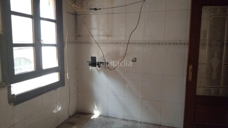 Foto e4af31a9-6269-4738-a007-f62a30310e27. Casa  en el centro en Fuenmayor