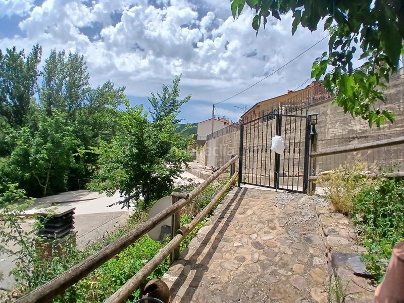 Foto 41b4605d-2d5c-4929-94bb-264c2a318c1b. Casa preciosa casa con terreno en la villa en Ocón