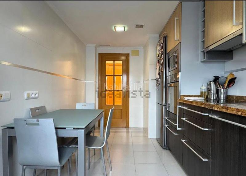 Foto 3fe59eb5-0fa7-437a-bbd0-de318891db59. Piso ocasion y novedad en el paseo del prior 3 habitaciones 2 baños garaje trastero terraza 42 m2 en Logroño