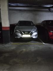 Parking coche en Oeste. Plaza de garaje en calle trinidad