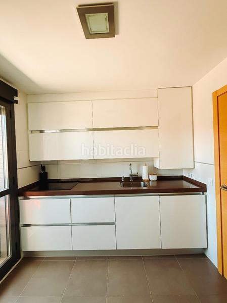 Foto 033f7151-d08e-470b-b57e-ab49c854ede3. Piso ocasion y novedad en la zona de las norias-campillo 3 habitaciones 2 baños trastero 2 garajes en Logroño
