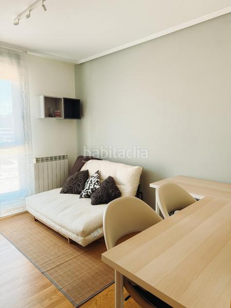 Foto 86f9734e-a11d-4389-a0f9-c6238db86ff8. Piso ocasion y novedad en la zona de las norias-campillo 3 habitaciones 2 baños trastero 2 garajes en Logroño