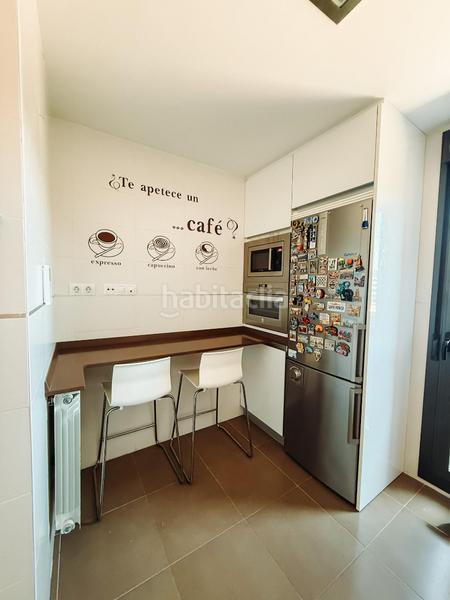 Foto 9aab5172-7e9d-42c4-98b5-4e3ffc6a6d0a. Piso ocasion y novedad en la zona de las norias-campillo 3 habitaciones 2 baños trastero 2 garajes en Logroño