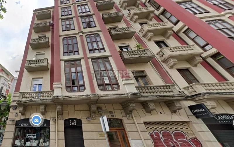 Foto c7c27759-1756-439d-95c3-2d7df6bf5805. Piso ocasion y novedad en avda de la paz ideal inversores les presentamos esta vivienda exterior en un edificio antiguo con encanto en Logroño