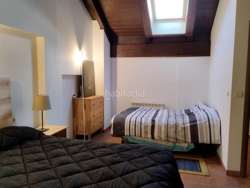 Foto 34c81248-5aa9-4029-9c55-0398c0628cf3. Casa adossada amb xemeneia calefacció aparcament a Sojuela