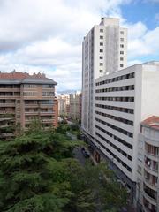 Pis a Gran Via. Edificio capitaol 180m2 4 habitaciones 3 baños totalmente exyter