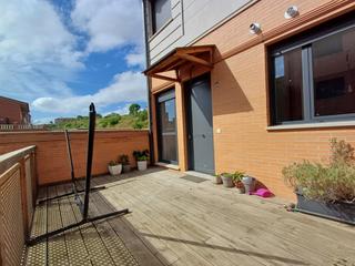 Pis a Agoncillo. Adosado en agoncillo de reciente construccion terraza 20m2 4 hab