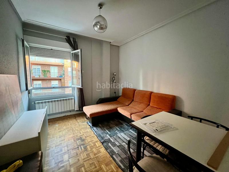 Foto f92244a0-5381-415a-9de1-eabc653610f2. Flat with heating in Oeste Logroño