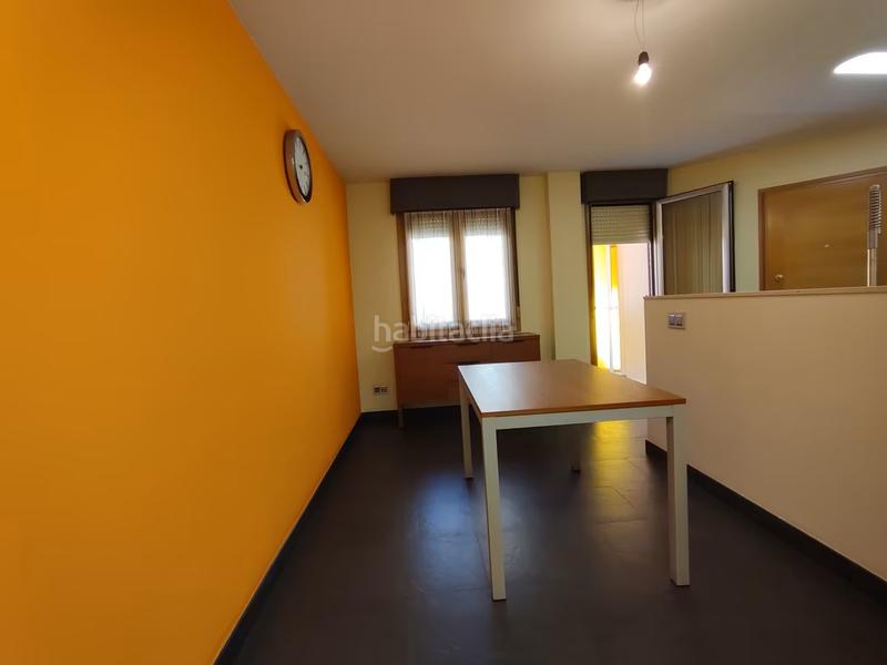 Foto 03aa931a-8a44-40c6-9d5e-24070d6bda30. Pis amb aparcament a Gran Via Logroño