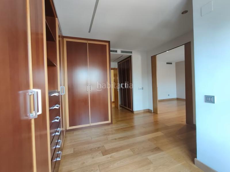 Foto a63a05ce-669b-4413-ad68-409fb4b73c34. Pis amb aparcament a Gran Via Logroño