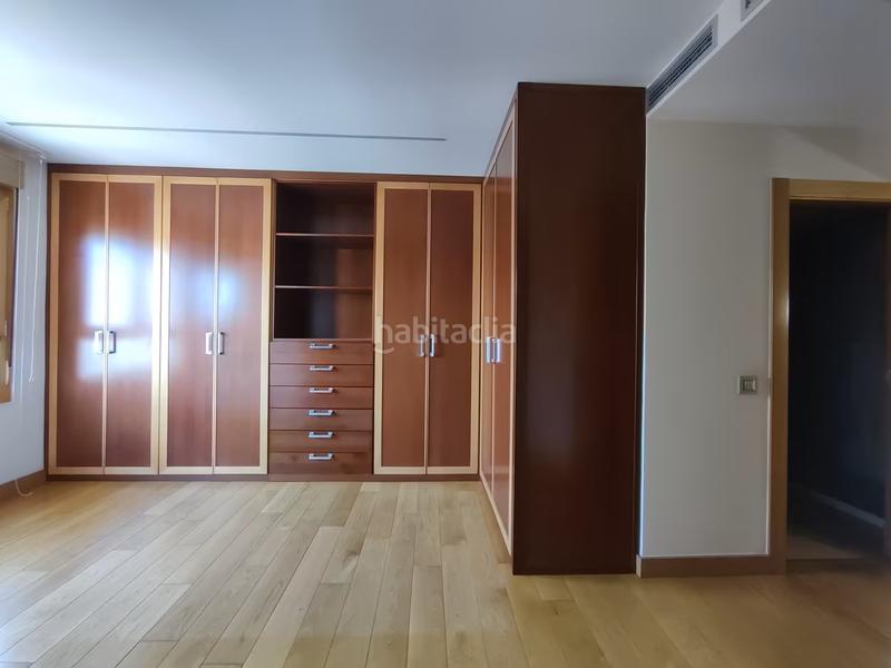 Foto b6c62516-f13d-406d-bb62-e51910b19e4e. Pis amb aparcament a Gran Via Logroño