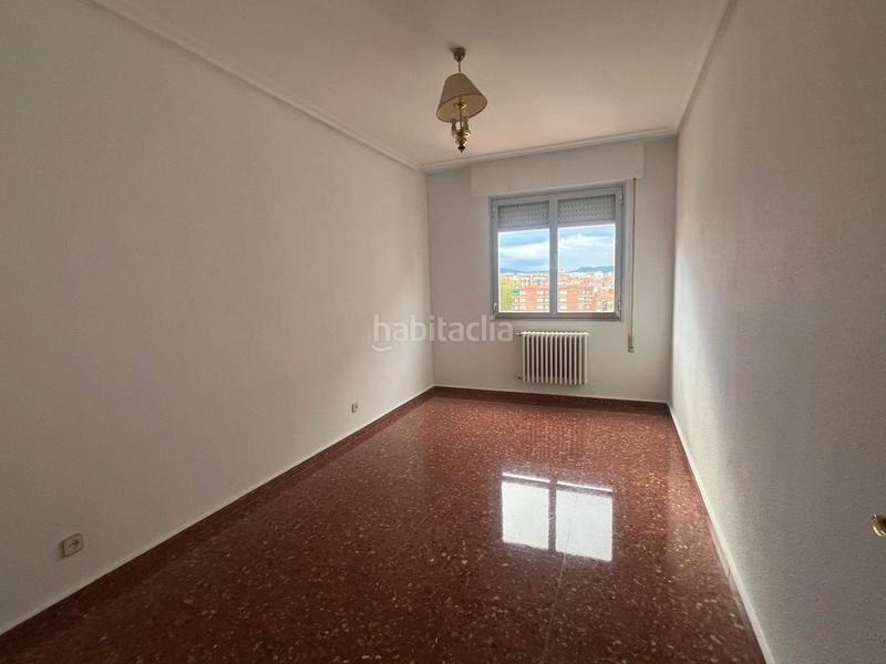 Foto 68b563a3-b1bc-49a5-b9e0-ff1702ee0efc. Etagenwohnung mit heizung parking in Juzgados Logroño