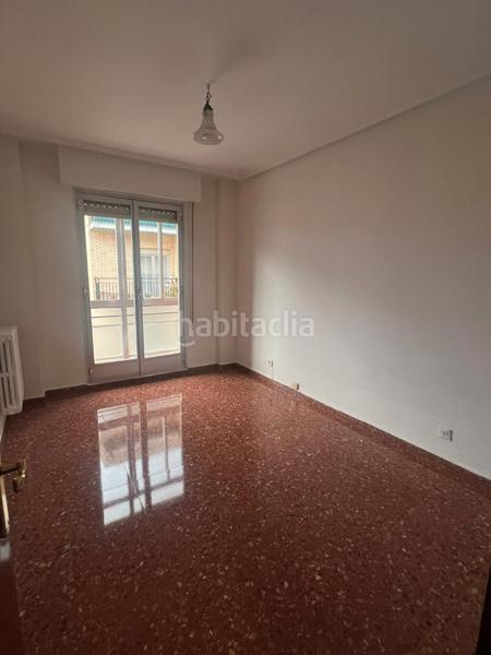 Foto a3bb0cd0-56e0-4cf7-83b6-ed368e8733dd. Etagenwohnung mit heizung parking in Juzgados Logroño