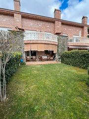 Semi detached house in Navarrete