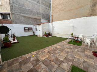Apartament a Juzgados. Ocasion y novedad planta baja con amplio jardín y terraza junto
