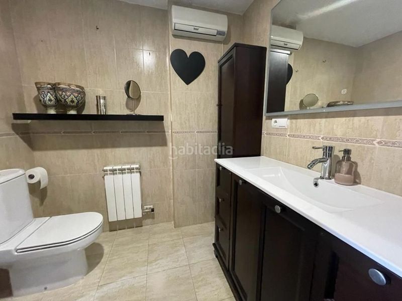 Foto 43485df9-f670-4ac4-b335-7da1ff8a46d5. Casa adossada amb calefacció aparcament piscina a Sojuela