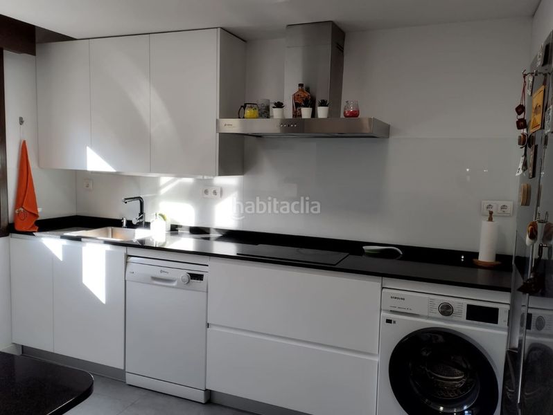 Foto c6b93d32-5bcd-4b08-99f9-ab3406de180b. Casa adossada amb calefacció aparcament piscina a Sojuela