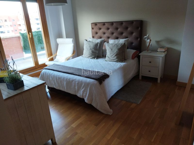 Foto 09713c48-88a4-48d9-a4ae-7a27095436b3. Àtic amb calefacció aparcament piscina a La Cava - Fardachón Logroño