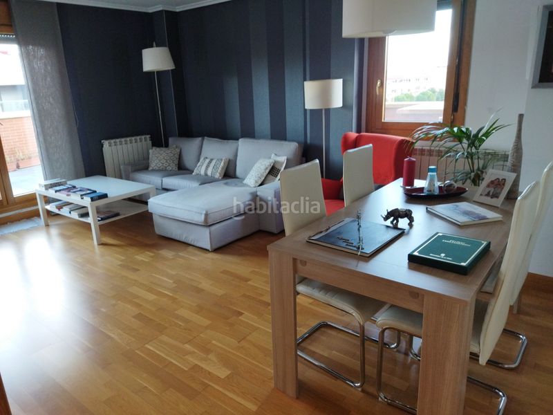 Foto ced00295-08a9-455b-9214-69effa53d52a. Àtic amb calefacció aparcament piscina a La Cava - Fardachón Logroño