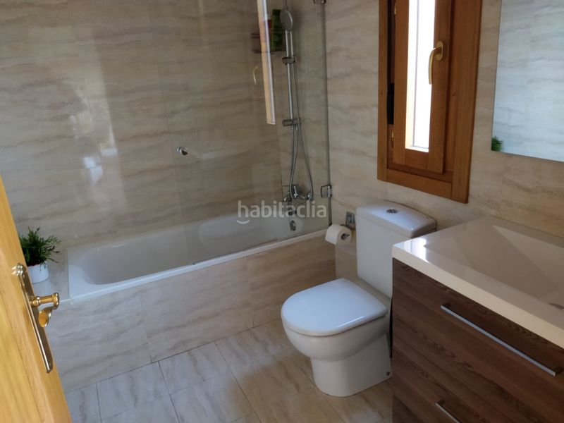 Foto f94d9f30-003c-456e-834e-e5d7ead886ff. Àtic amb calefacció aparcament piscina a La Cava - Fardachón Logroño