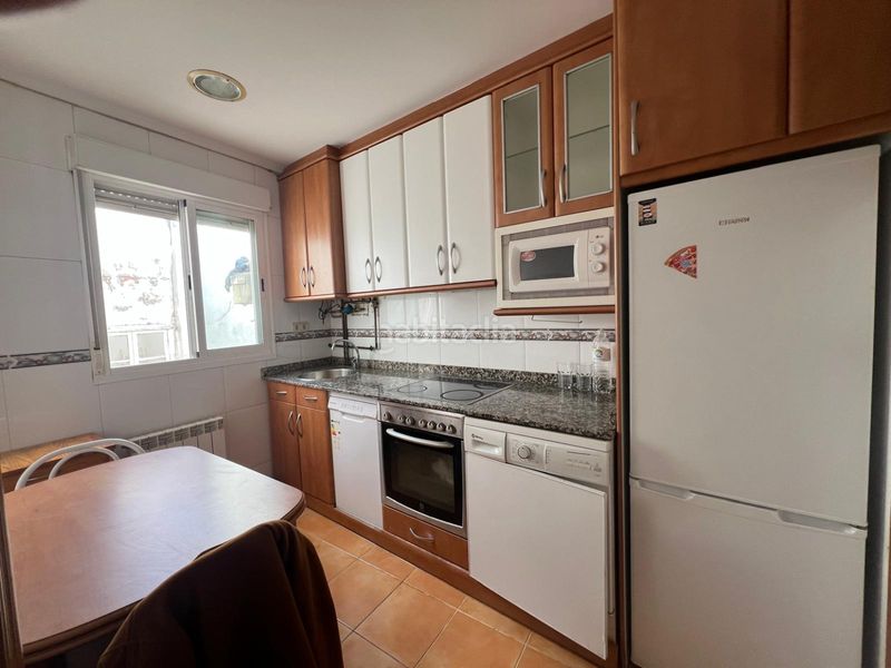 Foto 85c3b694-0628-445a-8d91-e2d68a6041bf. Ático  de 1 habitación en calle mayor con terraza de 10m2 4º planta sin ascesnor en Logroño