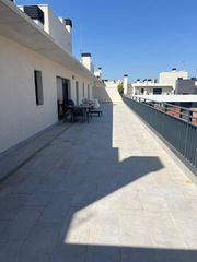 Pis a Lardero. Exclusiva en el residencial erre1 atico como a estrenar de 110m2