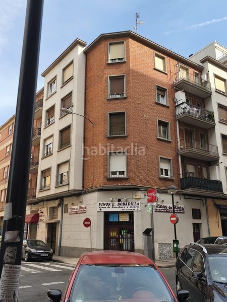 Foto e75e8646-17fd-42fa-971c-b63798479099. Pis a Jesuitas Logroño