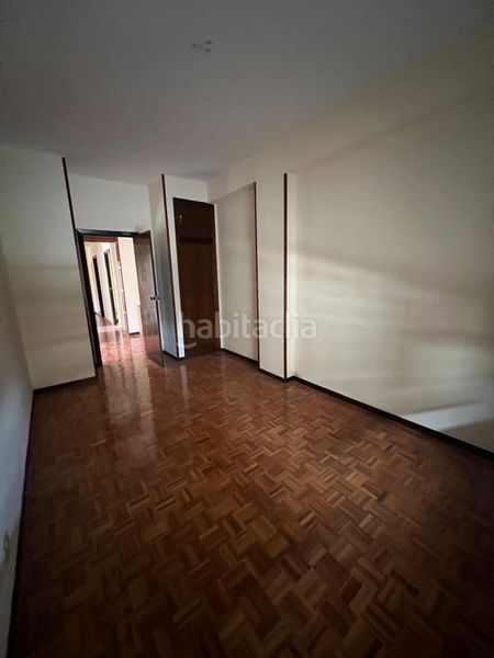 Foto aeeb4676-99d4-4851-9669-e1850ba338c4. Pis amb calefacció aparcament a Residencia Logroño
