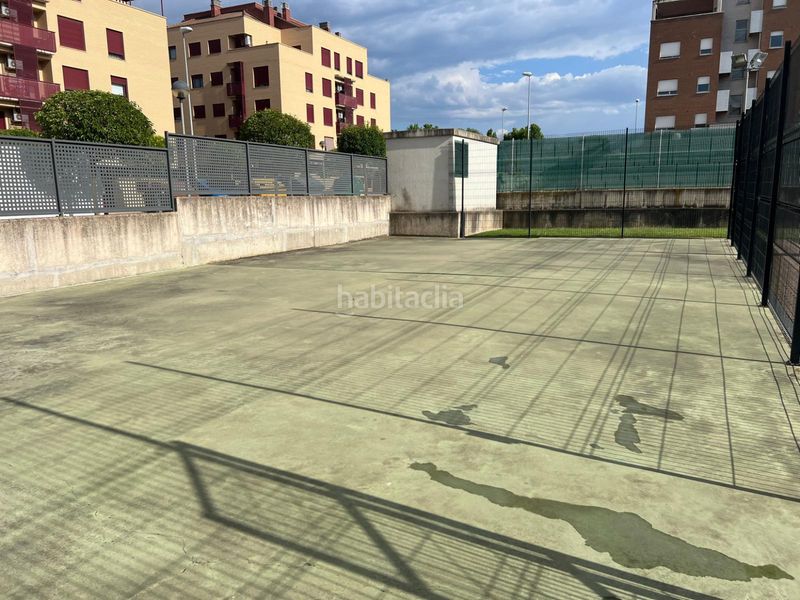 Foto 5b6d6375-5611-46c4-937f-f52c0fd5507a. Pis amb calefacció aparcament piscina a Portillejo - Valdegastea Logroño