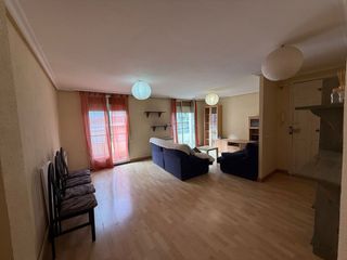 Location Appartement à Gran Via. Bonito apartamento reformado en alquiler
