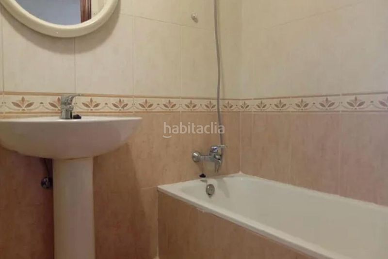 Foto b513e7b3-3d4a-4402-89d9-a79b45ba8b5a. Pis amb calefacció aparcament a Cascajos - Piqueras Logroño