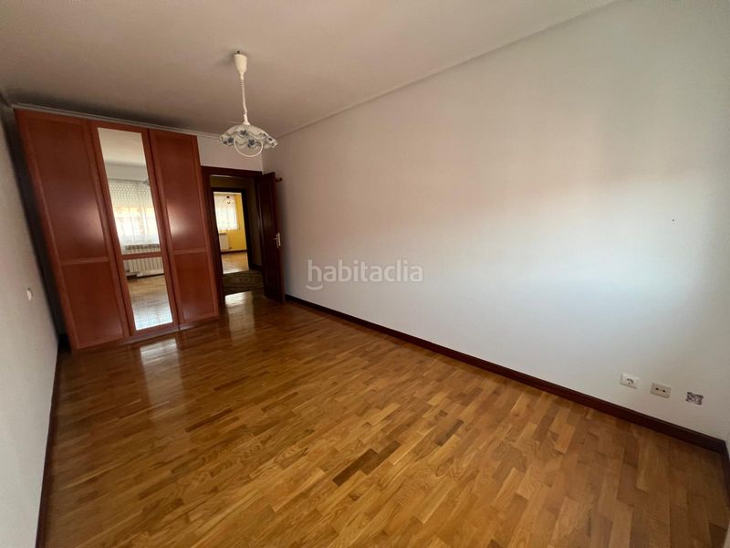 Foto adcefb1a-e28d-4a5b-a1eb-f0da6c34d33a. Pis amb calefacció aparcament a Oeste Logroño