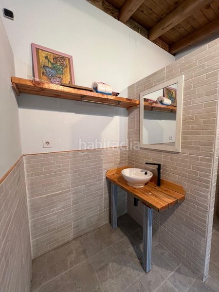 Foto 8a625272-4706-4e92-a856-498ee4b25e8b. Casa amb calefacció aparcament a Albelda de Iregua