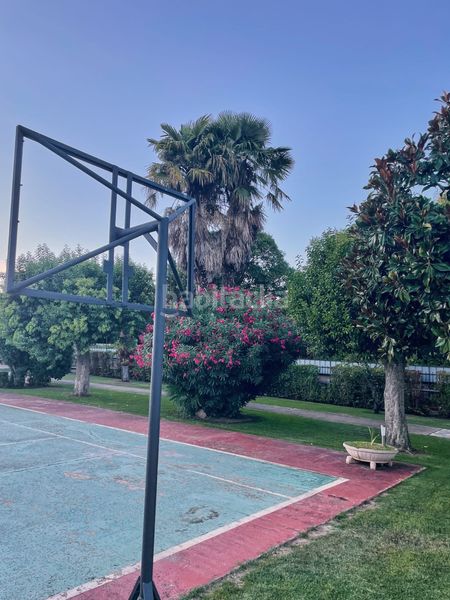 Foto d9a7e60e-f8a7-412d-bf99-b08451b4f54f. Casa amb calefacció aparcament a Albelda de Iregua
