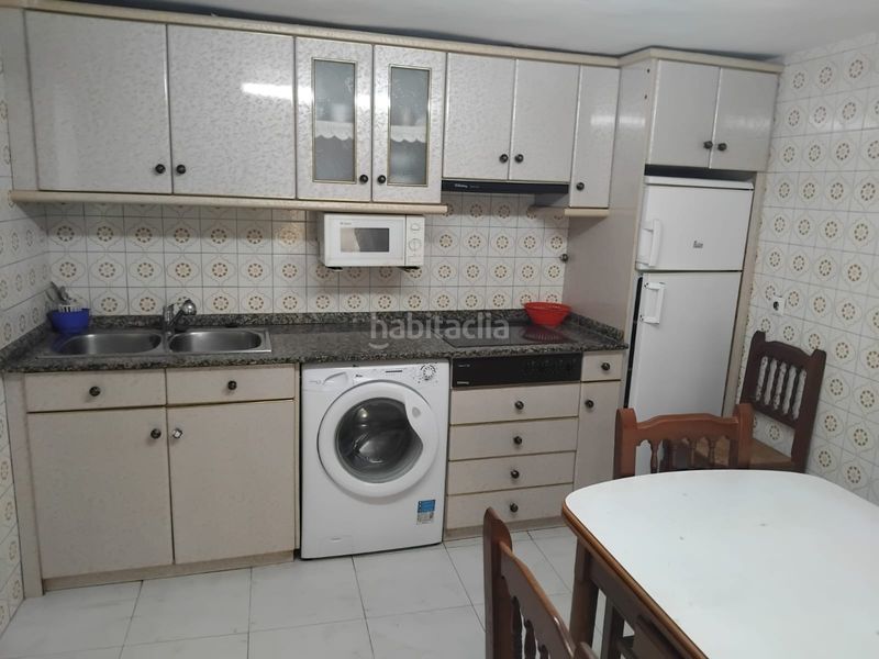 Foto 9875bc6b-38ce-41d9-99e8-f7bac9932ff5. Casa aparellada a Redal (El)