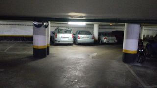 Aparcament cotxe a Oeste