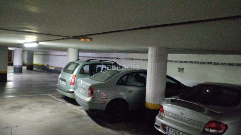 Foto a4854164-5e8d-43f2-b5df-da95d79ef568. Aparcament cotxe a Oeste Logroño
