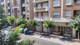 Alquiler Oficina en San Adrián. Oficina en alquier en club deportivo