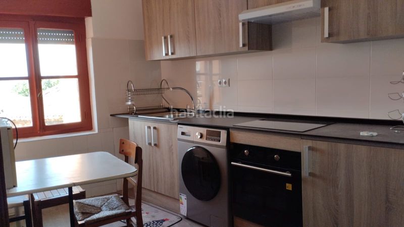 Foto 7833f8a3-b458-4ef0-8021-e32c0a8e1348. Casa adossada amb aparcament a Redal (El)