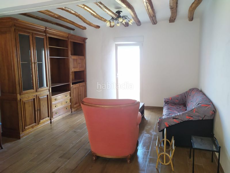 Foto f3bef428-c3ff-4b8d-80eb-984b4c5a571a. Casa adossada amb aparcament a Redal (El)