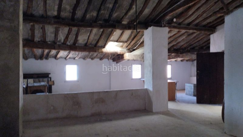 Foto f478a659-2467-47aa-9756-c4fbacf9c78a. Casa adossada amb aparcament a Redal (El)