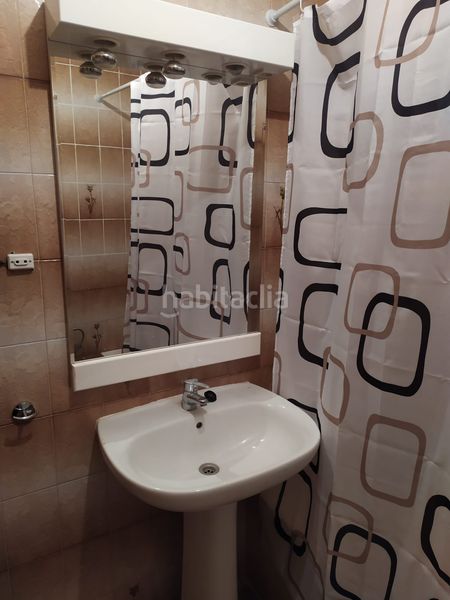 Foto f5261395-70f5-47d0-bdda-e6febf408fc1. Casa adossada amb aparcament a Redal (El)