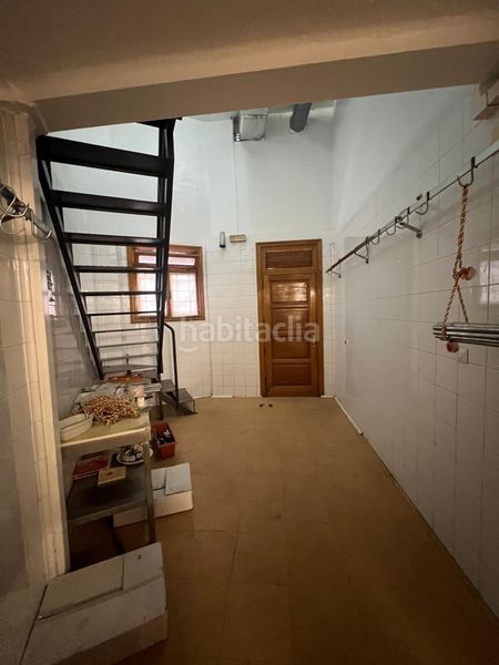 Foto b91dfe69-c40c-4e6f-a2cc-a39f7e5800ab. Alquiler local comercial se alquila carniceria charcuteria completamente equipada completamente para comenzar a funcionar en Logroño