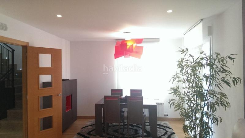 Foto 6b7aab68-18c6-490b-8dcd-079b2f52eedc. Casa adossada amb calefacció aparcament a Entrena